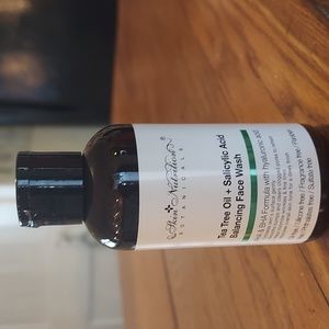 Tea Tree Oil & Salicylic Acid Balancing Face Wash